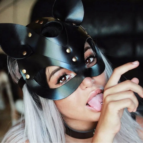 Leather Bondage Harness 3pc Cage Bra + Garter + Cat Mask - Picture 8 of 9